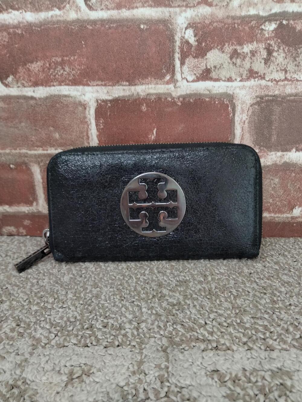Tory Burch Metallic Crinkled Leather Carson Zip Continental Wallet Black Silver